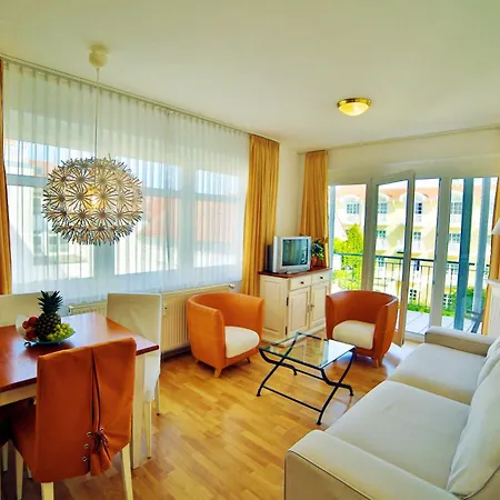Ferienwohnung Binzer Strandgut Im Haus Jahreszeiten Остзебад Бинц Экстерьер фото