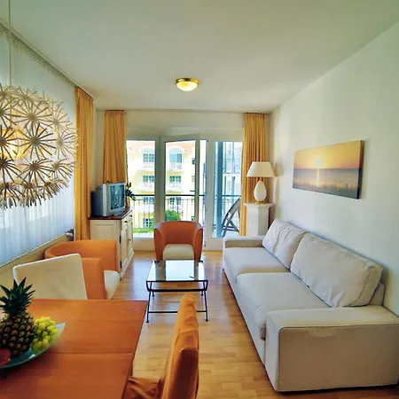 Ferienwohnung Binzer Strandgut Im Haus Jahreszeiten Остзебад Бинц Экстерьер фото